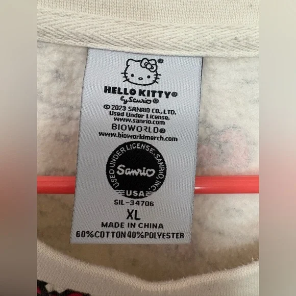 Hello Kitty Sanrio pullover sweatshirt white XL - Picture 3 of 3